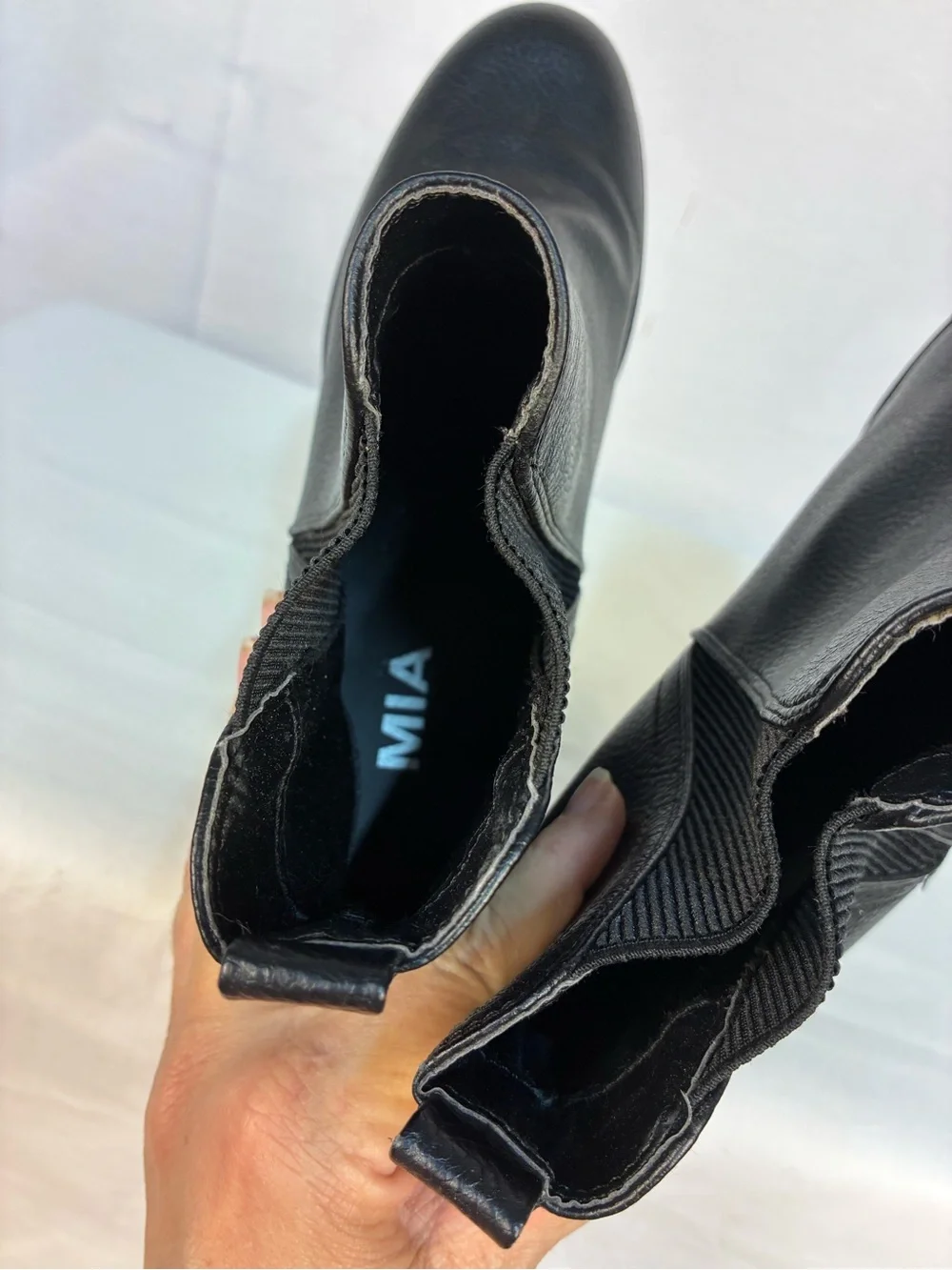 Mia Jody Lug Sole Chelsea Boots 11
